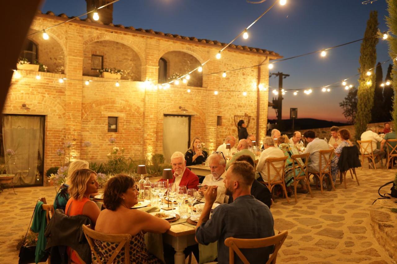 Agriturismo Poggio Il Castellare Монтальчино Экстерьер фото