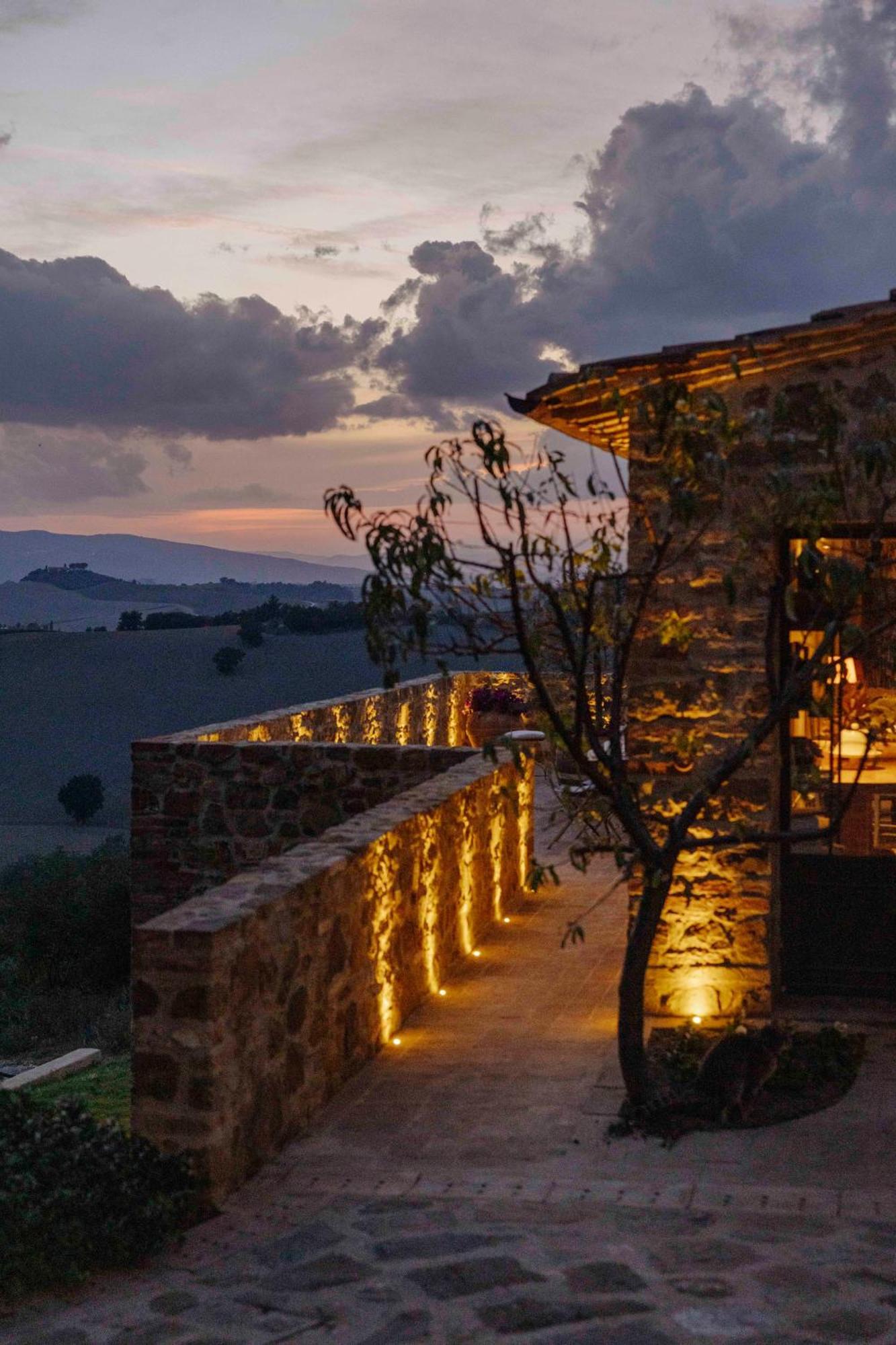 Agriturismo Poggio Il Castellare Монтальчино Экстерьер фото